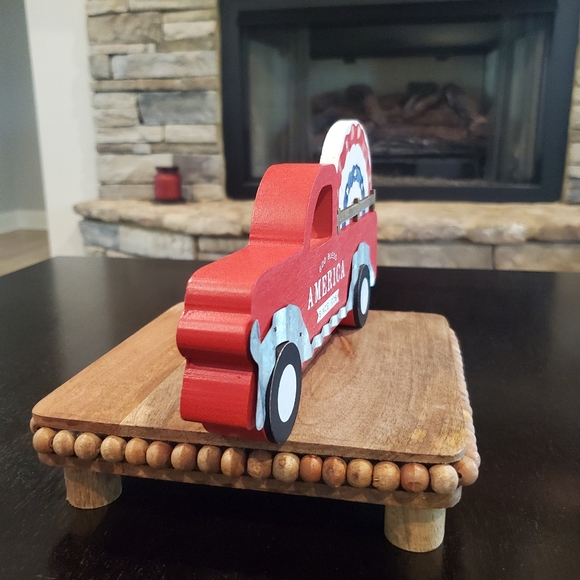 America Farmhouse Truck Decor-NWT - Picture 3 of 3